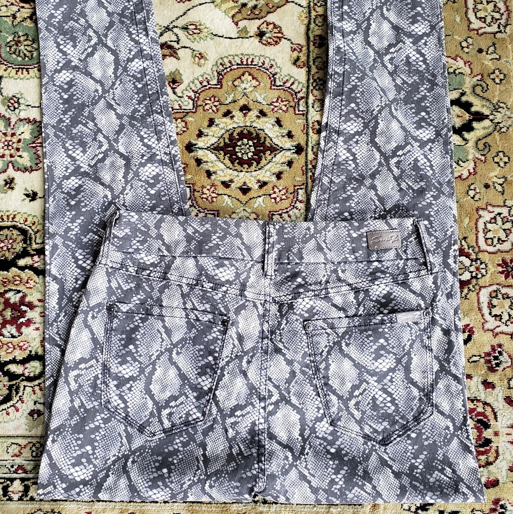 Seven7 Reptile Design High Rise Skinny Size 10